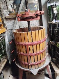 attrezzatura per fare il vino