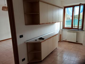 pensili e basi per cucina lunga 200 piano inf.250 