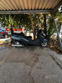 Suzuki burgman an 400