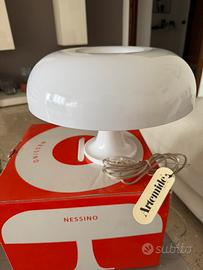 Lampda Artemide Nessino