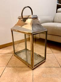 Lanterna in metallo stile moderno