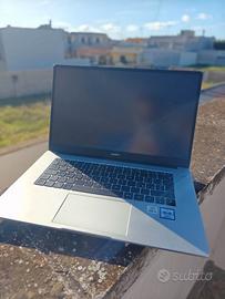 Huawei Matebook D15 i3 8gb 256gb Type C