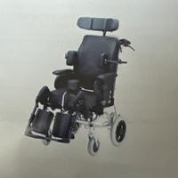 Carrozzina polifunzionale basculante