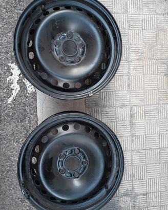 Cenchi in ferro da 16 a 5 fori Ford 