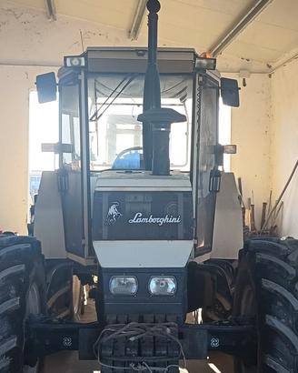 trattore agricolo 