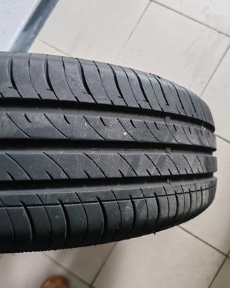 4 gomme Nankang 185/60 R16 86 H su cerchioni