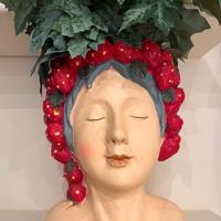 Vaso testa di donna con fragole