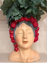 Vaso testa di donna con fragole