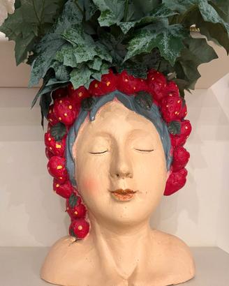 Vaso testa di donna con fragole