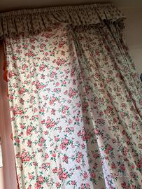 tenda con rose ideale per camera bimba