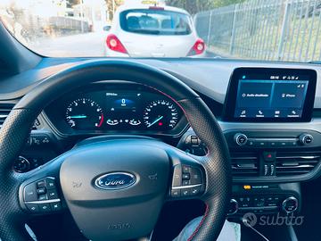 Ford Focus Hybrid ST LINE