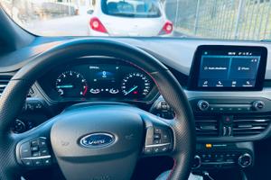 Ford Focus Hybrid ST LINE