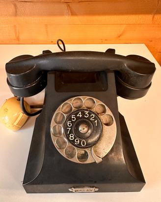 Telefono in bachelite di Ericsson