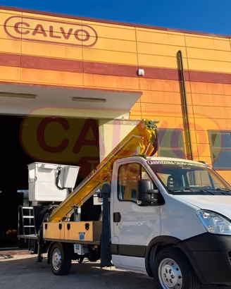 Iveco Daily piattaforma aerea 18 m