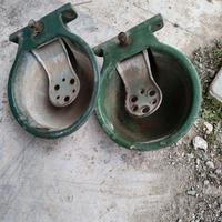 coppia di beverine per cavalli