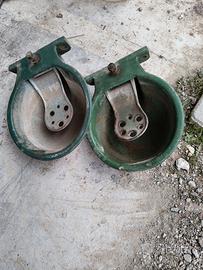 coppia di beverine per cavalli