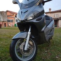 Piaggio x9