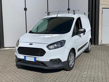 Ford Transit Courier Veicolo tenuto bene !!