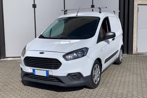 Ford Transit Courier Veicolo tenuto bene !!