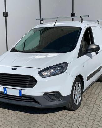 Ford Transit Courier Veicolo tenuto bene !!