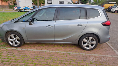 Opel zafira tourer 1.6 diesel km 220000 anno 2014