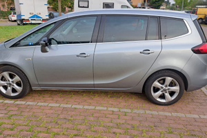Opel zafira tourer 1.6 diesel km 220000 anno 2014