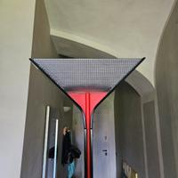 Lampada da terra 'Papillona' - Un'icona del design