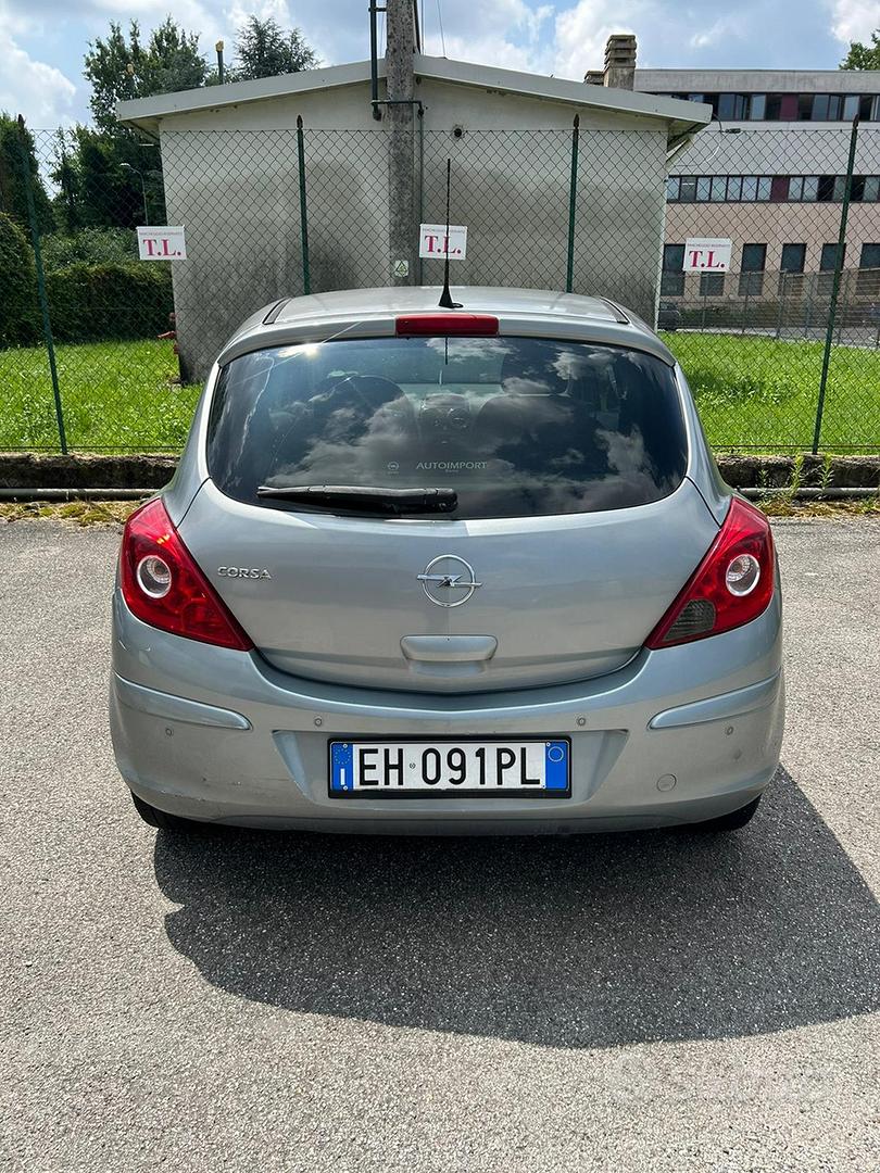 Opel Corsa 2011 photo 4