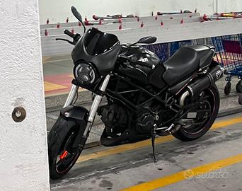 Ducati Monster 695 Dark