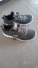 Skechers 42.5