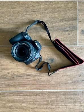Canon EOS 200D