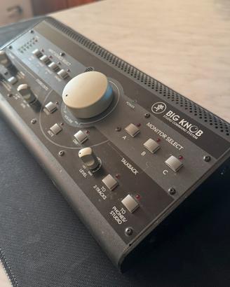 Mackie Big Knob monitor studio