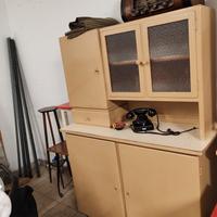Mobili vecchi da cucina in buone condizioni 
