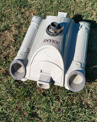 robot pulizia fondo piscina