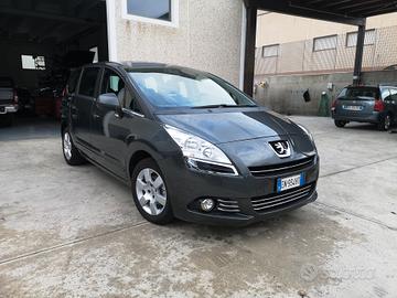 Peugeot 5008 1.6 HDi 112CV Allure