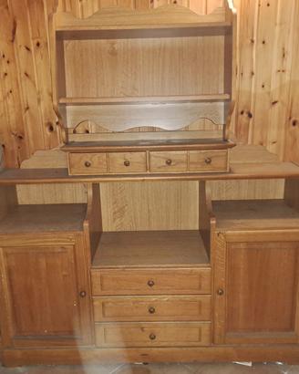 Credenza in legno con mensola