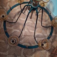 Lampadario in ferro battuto