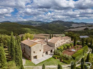 Proprietà esclusiva sulle colline toscane