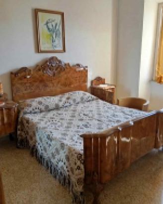 Camera da letto matr. completa in legno massello