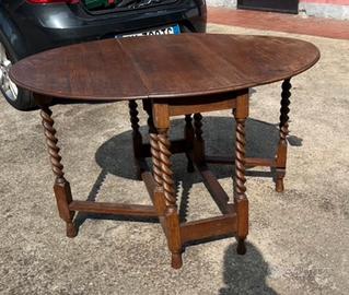 Tavolo in stile inglese