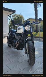 TRIUMPH BONNEVILLE
