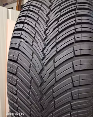 pneumatici nuovi 225/45/r 19
