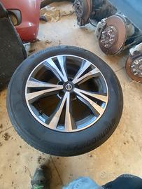 Cerchi ruote nissan x-trail da 18 gomme nuove 95%