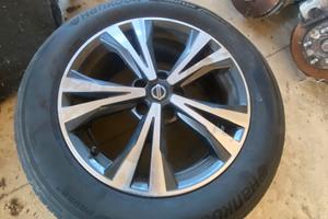 Cerchi ruote nissan x-trail da 18 gomme nuove 95%