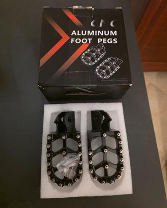 Pedane Poggiapiedi CNC in Alluminio Nero