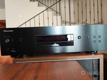 Super audio CD player