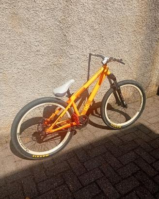 bici dirt commencal