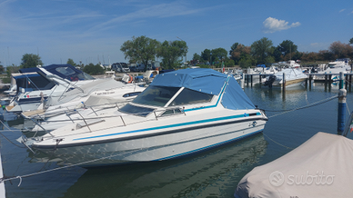 Rio 750cabin con fuoribordo