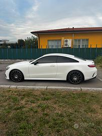 Mercedes classe E 220 Amg Line Coupè