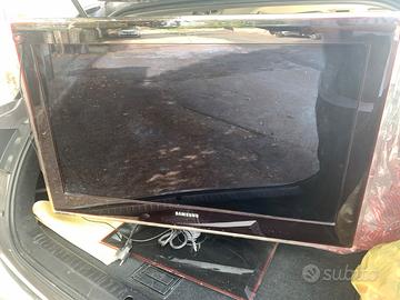 TV Samsung 32 pollici modello UE32B7000WPXXC